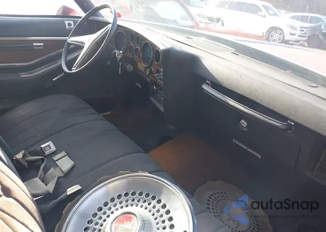 1977 Pontiac Grand Prix из США, поврежденный, VIN 2J57P78241734